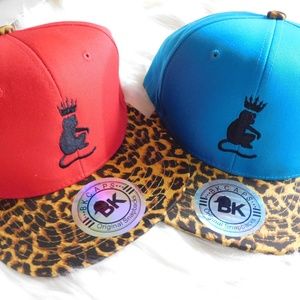 #1 TRILLE DESIGNER MENS SNAPBACK CAP.